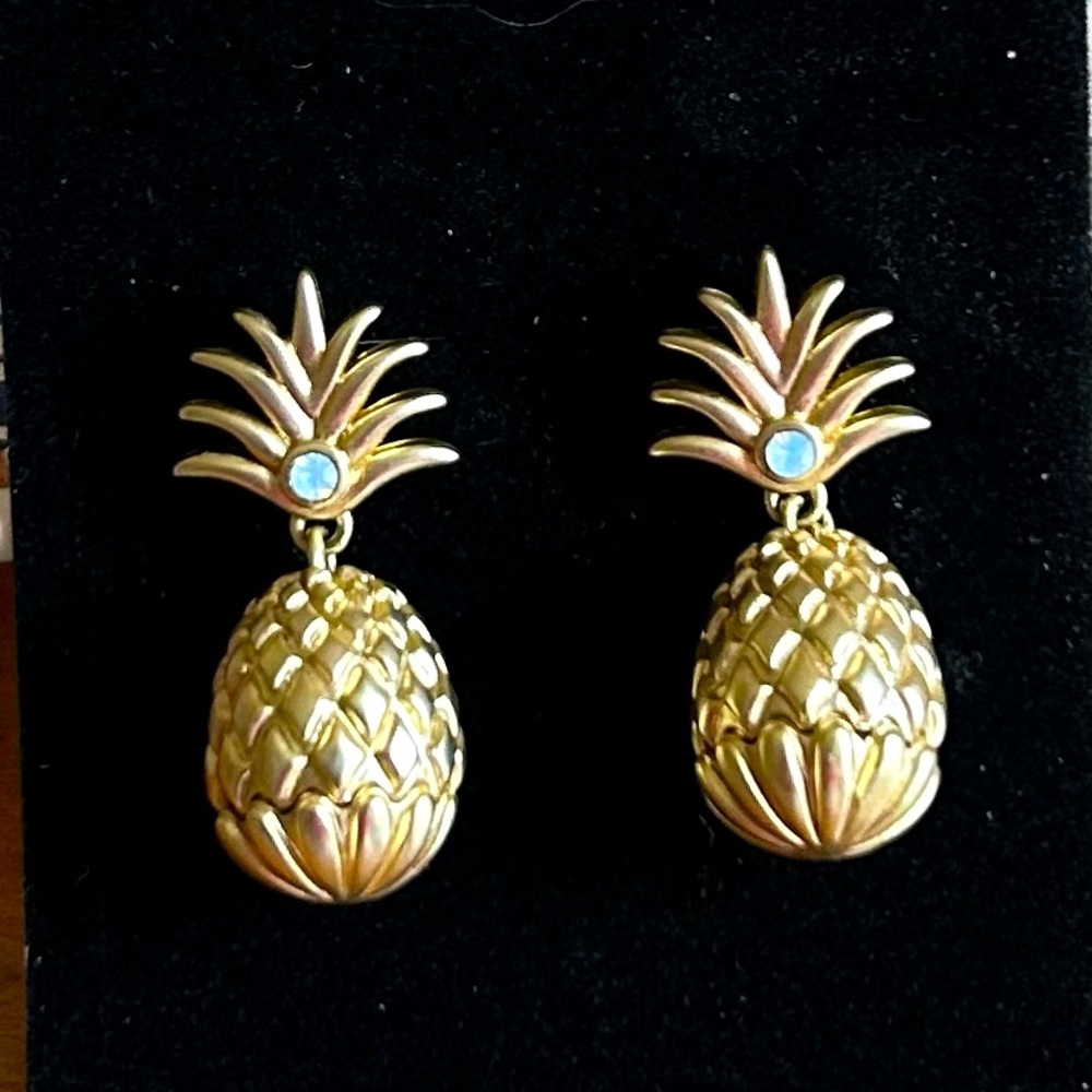 Spartina 449 Gold Pineapple Earrings with Blue Gem accents